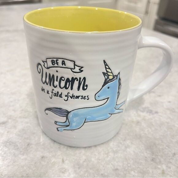 Be A Unicorn In A Field of Horses Coffee Hot Chocolate Tea Mug - Picture 1 of 4